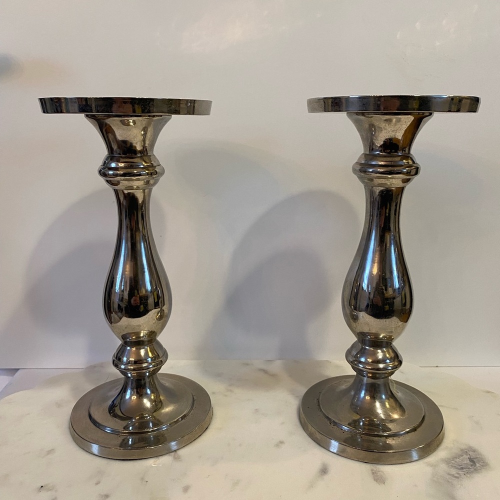 Set Of 2 Silver Chrome 9 Inch Candlestick Holders Taper Pillar Châteaucore Sleek